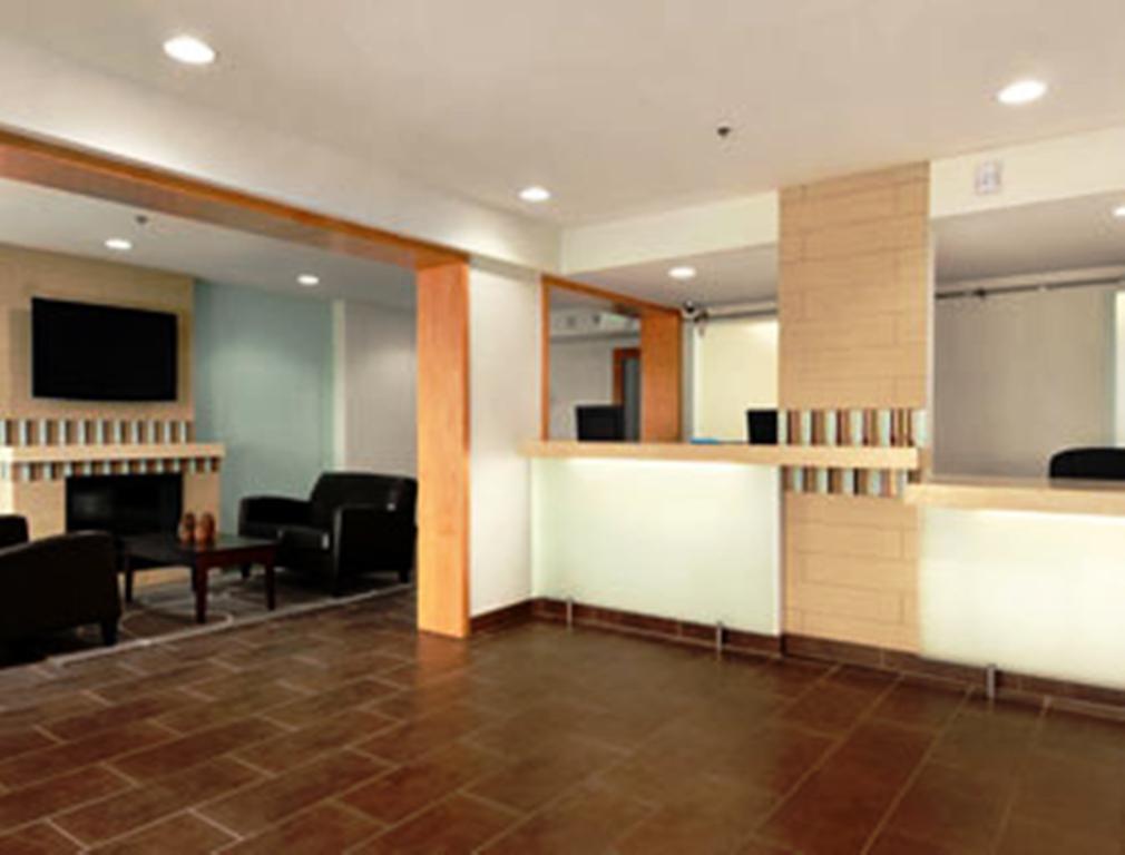 Baymont By Wyndham Reno Hotel Interieur foto